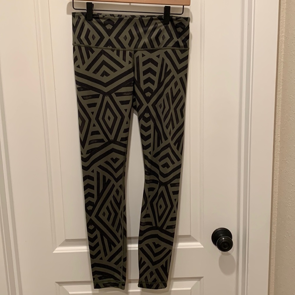 Lululemon Wunder under Luxtreme in Chevron Shuffle Fatigue